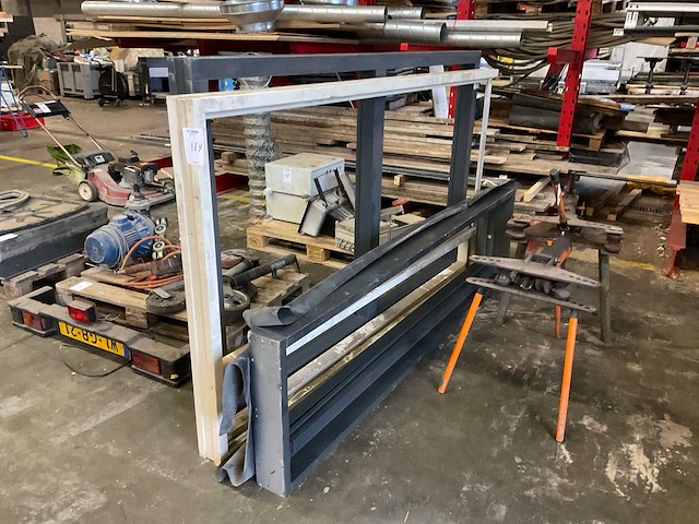 Houten kozijn (3x) - afbeelding 1 van  4