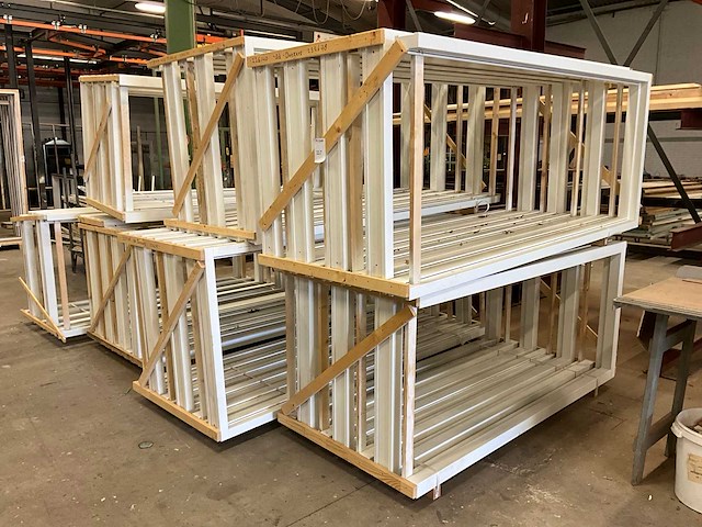 Houten kozijn (48x) - afbeelding 1 van  1