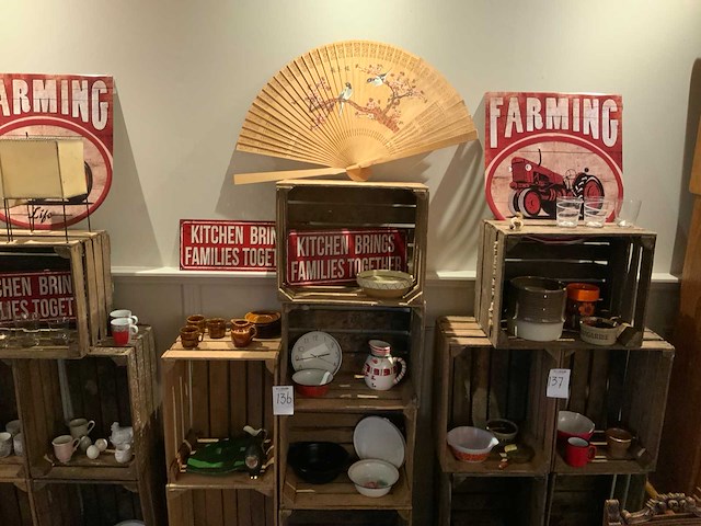 Houten kratten inclusief inhoud (5x) - afbeelding 1 van  4