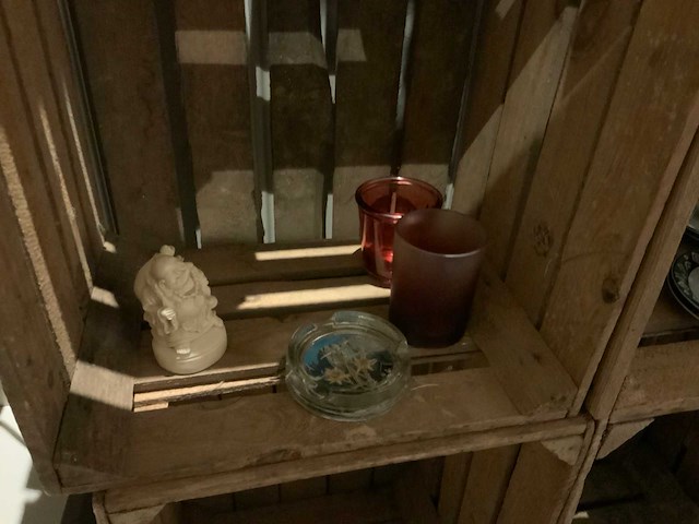 Houten kratten met inhoud (5) - afbeelding 6 van  6