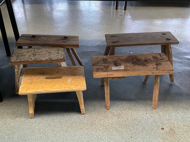 Houten krukje (5x) - afbeelding 1 van  3