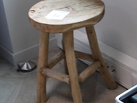 Houten krukje hoogte 42 cm. - afbeelding 2 van  2