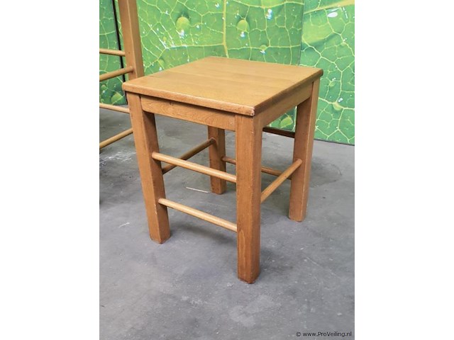 Houten krukken - 3 stuks - afbeelding 3 van  3
