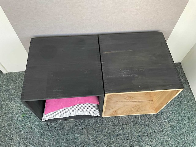 Houten kubus en kussen (2x) - afbeelding 3 van  3