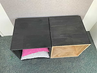 Houten kubus en kussen (2x) - afbeelding 3 van  3