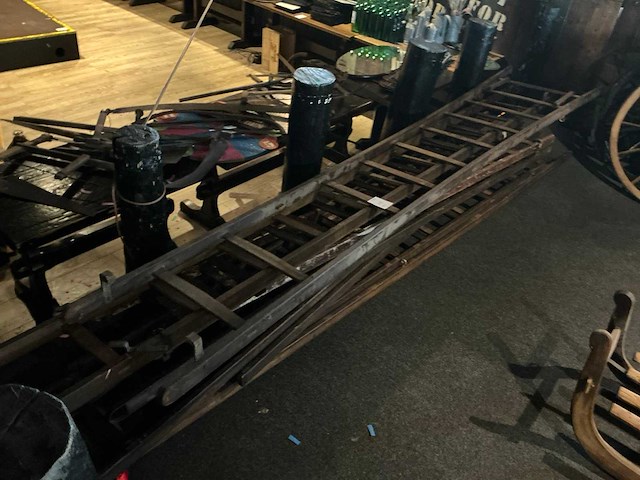 Houten ladder (9x) - afbeelding 1 van  4