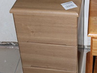 Houten ladekastje met drie lades. afmeting 39 x 40 x 65 cm. - afbeelding 2 van  2