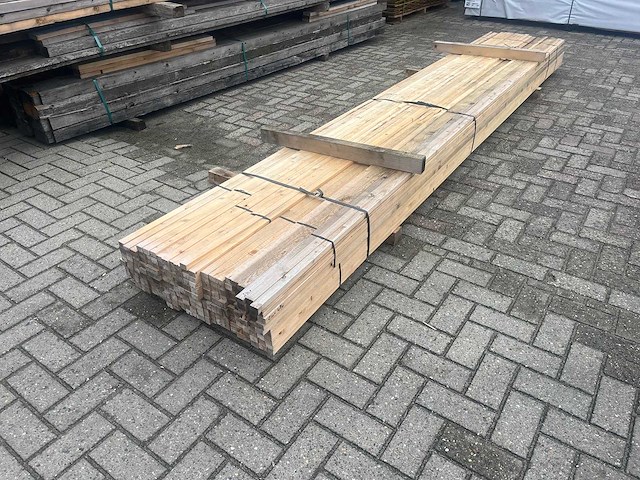 Houten latten 4200x35x22mm 210 stuks 882m1 - afbeelding 1 van  3