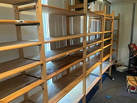 Houten legbordstelling 5 meter - afbeelding 1 van  3
