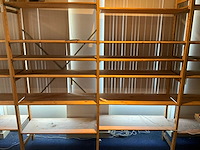 Houten legbordstelling 5 meter - afbeelding 3 van  3