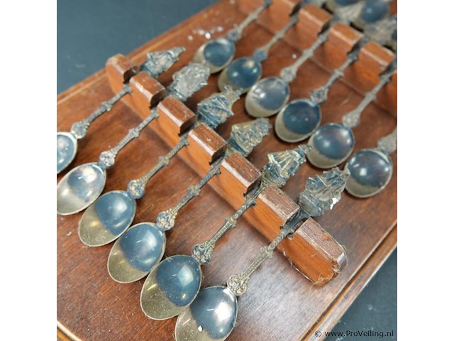 Houten lepelrek met lepeltjes - afbeelding 3 van  5