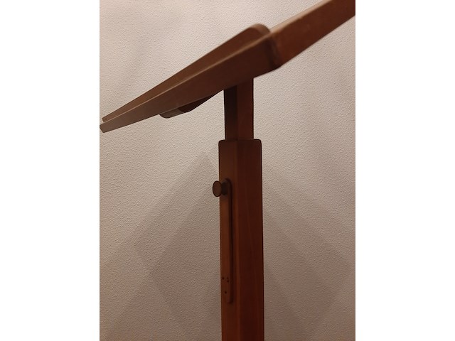 Houten lessenaar verstelbaar - afbeelding 2 van  7