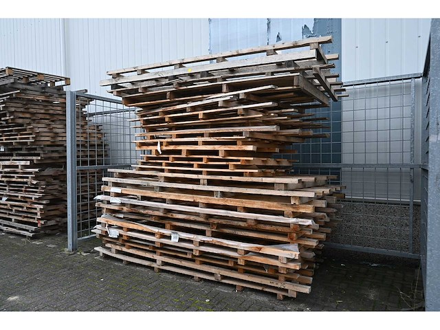 Houten machine pallet (70x) - afbeelding 1 van  6