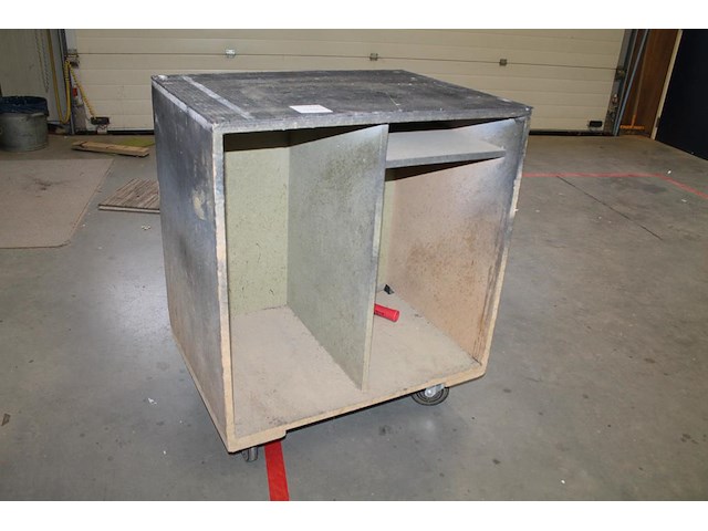 Houten magazijnkar. afmeting 81 x 60 x 96 cm. - afbeelding 1 van  2