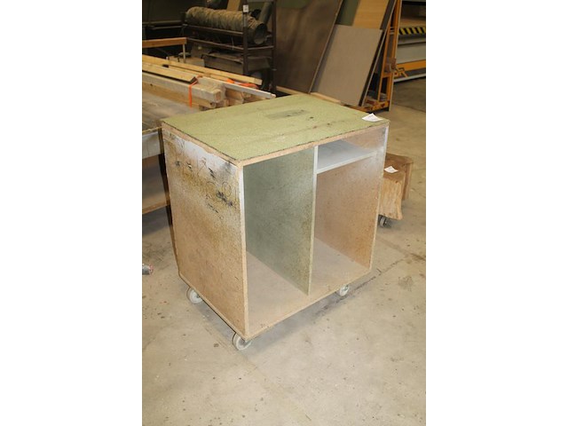 Houten magazijnkar. afmeting 81 x 60 x 96 cm. - afbeelding 2 van  2