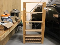 Houten magazijnrek, afm. 88 x 34 x 175 cm.