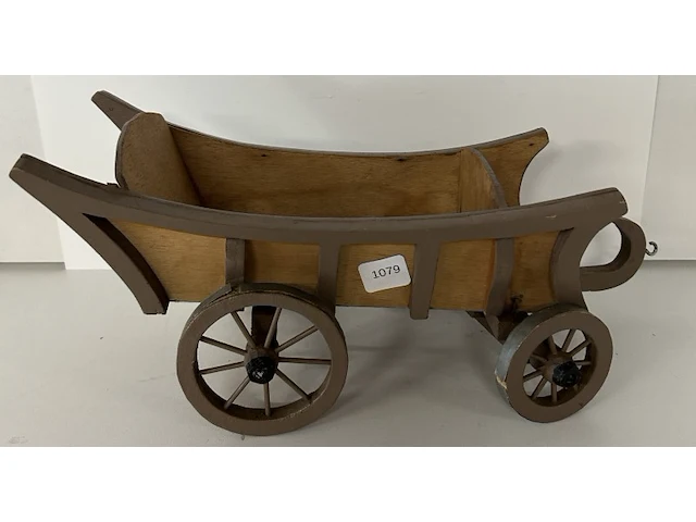 Houten miniatuur transportkar - afbeelding 1 van  3