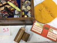Houten naaikistje met inhoud - afbeelding 3 van  4