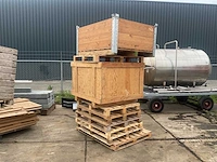 Houten opslagbakken en pallets