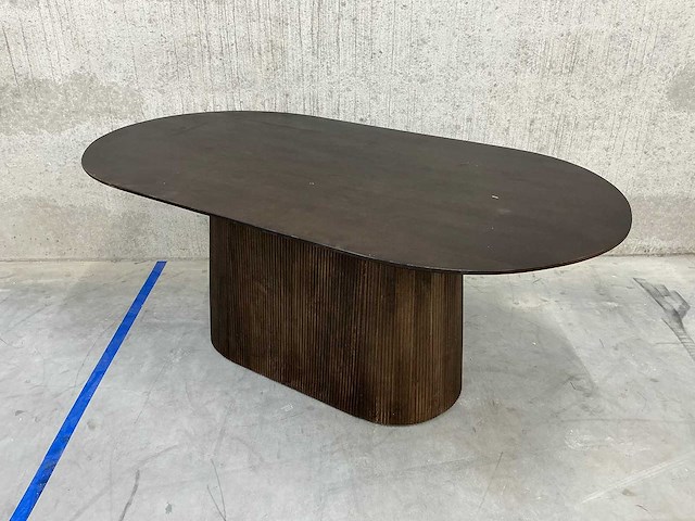 Houten ovale eetkamertafel - afbeelding 1 van  1