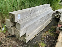 Houten paal(24x) en restanten hout - afbeelding 1 van  3
