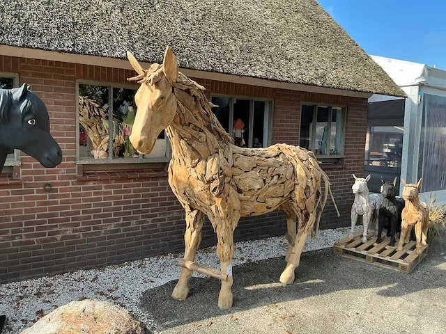 Houten paardenbeeld - afbeelding 1 van  6