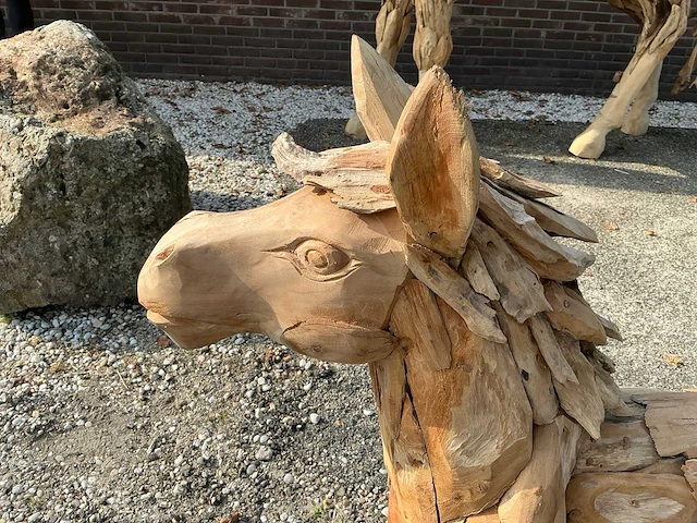 Houten paardenbeeld - afbeelding 3 van  5