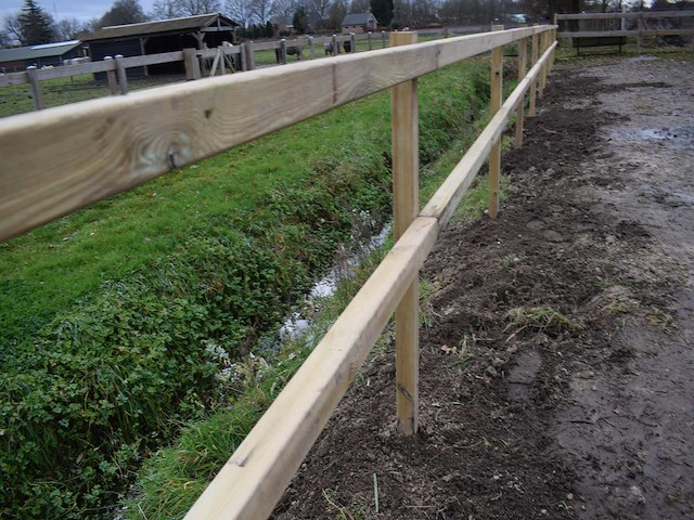 Houten paardenhekwerk 2-regels - 110m - afbeelding 4 van  4