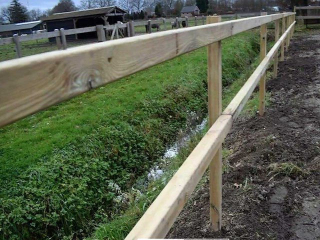 Houten paardenhekwerk 2-regels - 167m - afbeelding 2 van  3