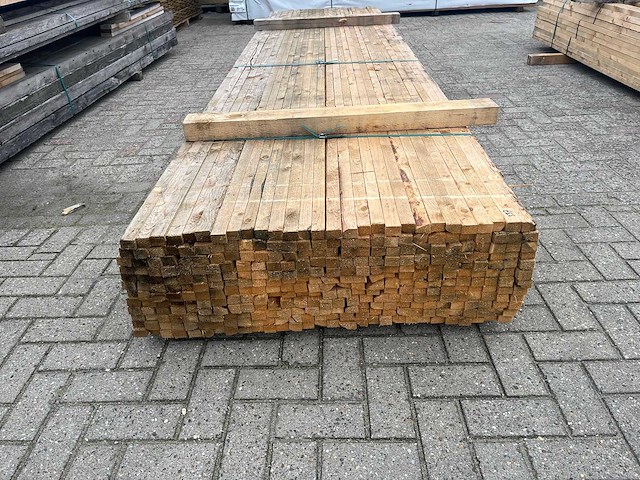 Houten panlatten 3900x35x22mm 240 stuks 936m1 - afbeelding 1 van  3