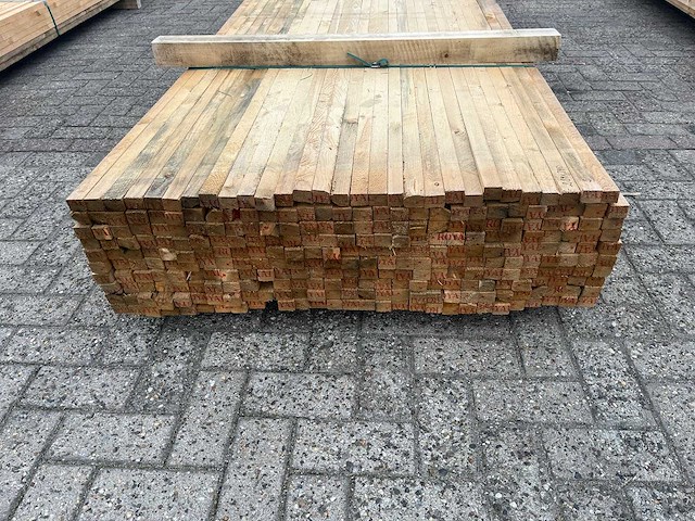 Houten panlatten 3900x35x22mm 289 stuks 1127m1 - afbeelding 2 van  3
