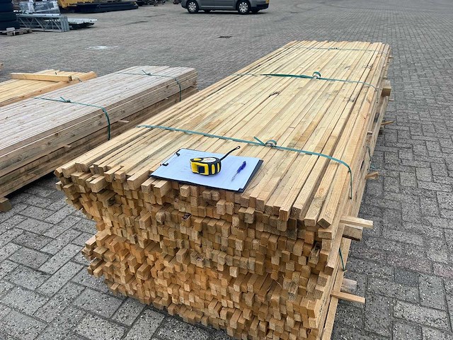 Houten panlatten 3900x35x22mm 317 stuks 951m1 - afbeelding 1 van  3