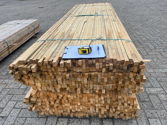 Houten panlatten 3900x35x22mm 317 stuks 951m1 - afbeelding 2 van  3