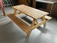 Houten picknicktafel