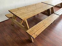 Houten picknicktafel