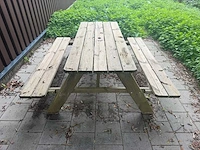 Houten picknicktafel