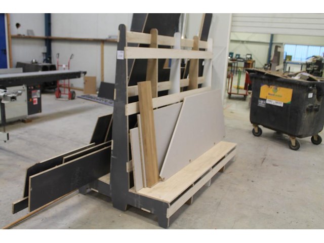 Houten platenbok. afmeting 200 x 110 x 182 cm. - afbeelding 1 van  3