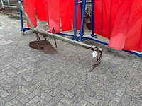 Houten ploeg - tuinbeeld - afbeelding 1 van  3