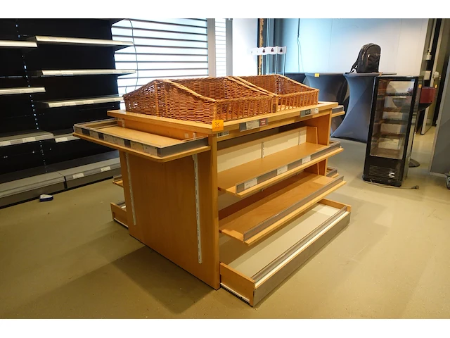 Houten presentatiemeubel - afbeelding 3 van  8