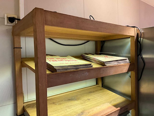 Houten presentatiestelling met led-verlichting - afbeelding 3 van  4