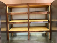 Houten presentatiestelling met led-verlichting - afbeelding 1 van  4