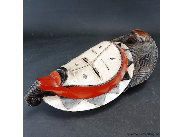 Houten punu masker uit gabon - afbeelding 2 van  5