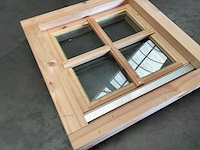 Houten raam in kozijn dubbelglas - 55x55 cm - afbeelding 3 van  5