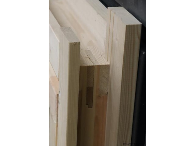 Houten raam t.b.v. tuinhuis - 81x11.3x104.5cm - nieuw - afbeelding 4 van  7