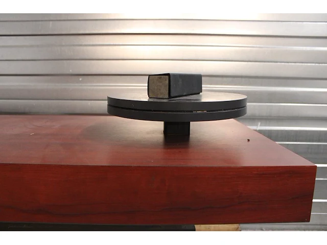 Houten receptiemeubel in hoekopstelling, afm. 220 x 210 x werkhoogte 72 cm. - afbeelding 4 van  5
