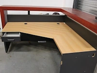 Houten receptiemeubel in hoekopstelling, afm. 220 x 210 x werkhoogte 72 cm. - afbeelding 5 van  5