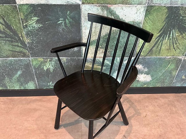 Houten restaurantstoel met armleuning (3x) - afbeelding 2 van  4