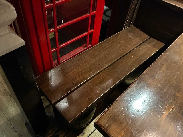 Houten restauranttafel met 2 banken - afbeelding 9 van  9