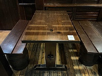 Houten restauranttafel met 2 banken - afbeelding 3 van  8