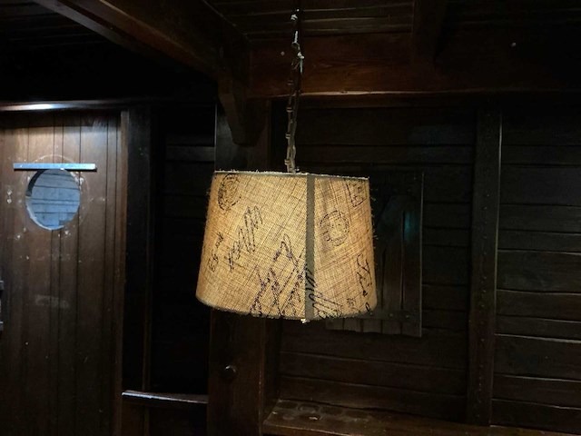Houten restauranttafel met 2 banken - afbeelding 8 van  8